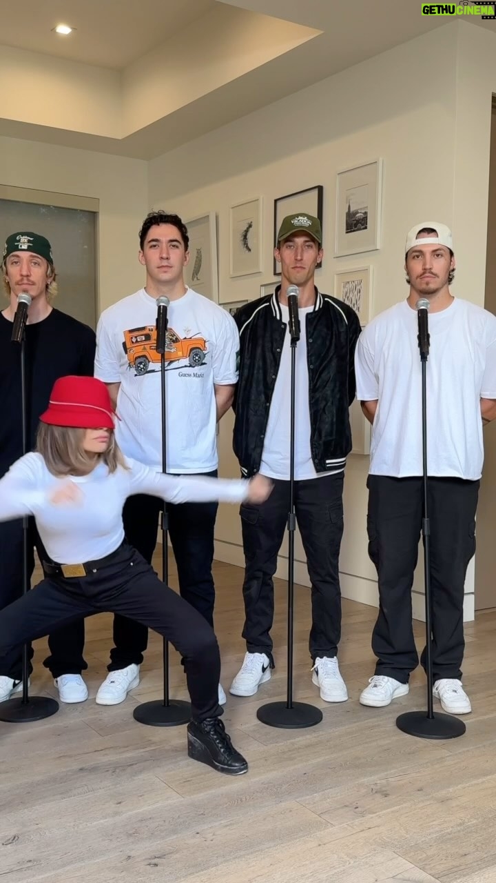 Paula Abdul Instagram - We may or may not have needed to do multiple takes 😂 I love making these guys laugh @thewilliamsfam
