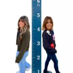 Paula Abdul Instagram - Short = FUNSIZED✨ Who can relate? #wereshort #shortgirlproblems #trend #paulaabdul #kaushacampbell