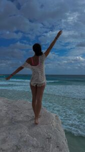 Paula Bolatti Instagram - Una escapada necesaria 🌊💖 . #PauliiViajes
