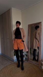 Paula Bolatti Instagram - #PauliiLooks el otoño me ponen romántica 🎵🧡