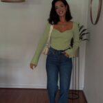 Paula Bolatti Instagram – 💚 Lookcito de hoy para un día de grabaciones y visitar departamentos en arriendo 👀
.
#PauliiLooks #grwm #outfit #lookdodia