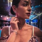 Paula Bolatti Instagram - Noche de gala, animando en evento empresa. Me acompañan mis joyas @theofficialpandora que son el complemento perfecto 💍💖