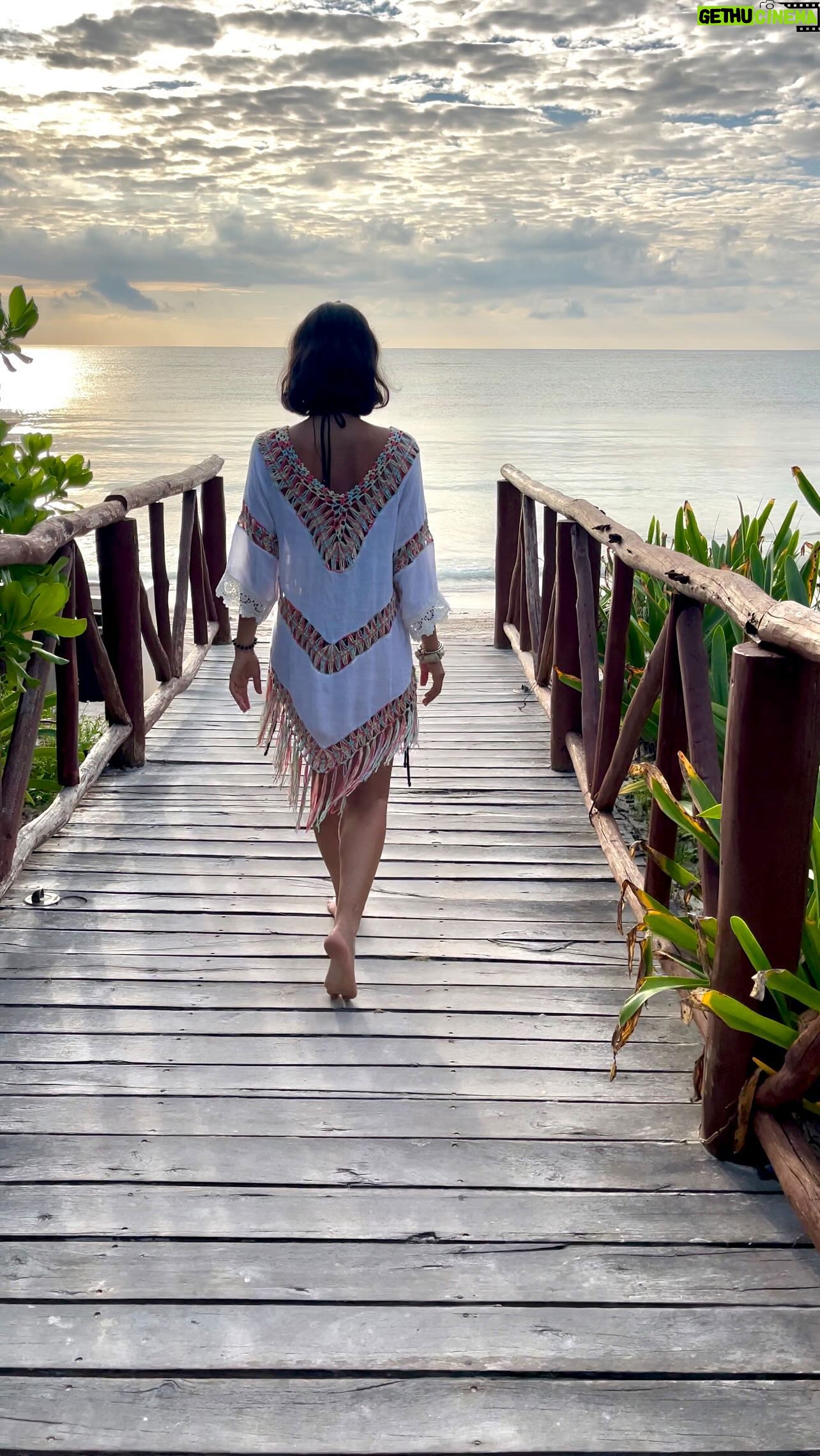 Paula Bolatti Instagram - 📍 @unico2087 En esos primeros rayos de luz, encuentro inspiración para un nuevo día y la oportunidad de empezar de nuevo 🦋☀️