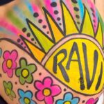 Paula Stephânia Instagram – Vem Raviiii fazer muita arte com a titiaaaa! 🌻🌻🌻