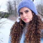 Paula Stephânia Instagram - ❄️☃️Minha primeira vez na neve, sei nem explicar tudo que senti, foi como ver o mar pela primeira vez. É como pisar nas nuvens, poder se jogar e saber que não vai machucar. E pra arteira que existe dentro de mim… um ateliê gigante com muito material pra modelar! E que delícia modelar a neve! Vc aperta e ela fica, aperta mais e se desfaz! Não suja, não polui e a foto eterniza! Chile, vizinho querido, já queremos voltar! Já tô até pensando no que mais posso modelar!!! @c3po.tarquino melhor ainda é estar vivendo tudo isso com vc!!!