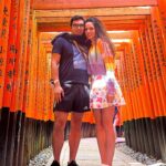 Paula Stephânia Instagram - 🇯🇵Já tem quase 1 mês que estamos no Japão e me sinto tão conectada com esse lugar! Tento tanto pra contar pra vcs! Mas tô aproveitando tanto que sobra pouco tempo pra postar. Assim que voltar se preparem pra uma chuva de conteúdos sobre um dos lugares mais legais do mundo!!! Enquanto isso, olha só por onde temos andado: 📍1 e 2- Fushimi Inari Taisha-Kyoto 📍3 e 4- Nara Park 📍5- Floresta de bambu Arashiyama -Kyoto 📍6- Estação Arashiyama - Kyoto 📍7- Rio Kamo Kyoto 📍8- Matcha chá