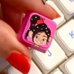 Paula Stephânia Instagram - E aiiii, qual a próxima tecla e personagem?