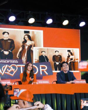 Paulo Avelino Instagram - Love or Career? ❤️ #Elevator

A fun media con with @pauavelino and director @philipking.rein ❣️ 

Meet Jared and Bettina, 2 overseas workers trying to achieve their dreams, meeting each other in a crossroad, making them realise and choose what matters the most to them in life

#Elevator will premiere in cinemas on April 24 nationwide!