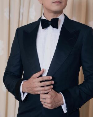 Paulo Avelino Instagram - #ABSCBNBall2023 
 
@tomford 🤝 @tiffanyandco 
 
Styled by @mrdavidmilan 
Grooming by @jetttorevillas 
Hair by @jackypante 
Photos by kennethtangonan