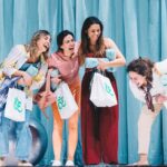 Paz Bascuñan Instagram - ¡Despertamos con el corazón repleto ❤️! Anoche estrenamos en el Teatro Regional de Talca, sueño cumplido, encontramos en cuerpo y alma con más de mil personas para gozar de una noche feliz 💃🌞🙌 Somos madres, somos amigas, somos actrices, que hace tres años quisimos crear algo para acompañarnos y acompañar a otr@s en la crianza. De esa necesidad nació una serie, un libro, una película, obras on line en pandemia y ahora una obra de teatro que ayer comenzó su gira por Chile con un público maravilloso❤️ Hoy nos vemos en Chillán!!! Gracias a todos los que han sido parte de esta aventura maravillosa 🙌 @tamaraacostazambra @loretoaravena @jennycavallooficial @alexismo @personajerealista @maneswett @sos.mamis @putanicoweon @mikiasensio @asturianadefilms @boris.quercia @bayoproducciones @gabrielasobarzom @anton. @aleschmidt_libros @cheposepulvedae @piagarridovaillant #encontrarnos #unafiesta #sosmamisteatro #sosmamisgira #chile #teatro #viajar #gozar