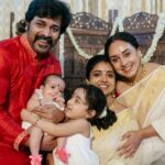 Pearle Maaney Instagram – Shradha’s Madhuramveppu function pics are here 🥰
☺️ growing up together, and it feels beautiful to see each one grow and take new steps in life ❤️ we will always be there for each other 🥰
.
PS : And would you believe me if I said I did her hair a make up? Well yea! 
.
Click @magicmotionmedia 
.
Styling @sabarinathk_ 
.
Saree : @kanchivaram.in 
.
Jewellery : @mayoorajewelerydesigns 
.
Hair and make up for Shradha : Me 😎 (thinking of taking this up as a side hustle- what say guys?)

Make up for me : I dint get time to do mine 😂 so that’s how dedicated I am as a make up artist you see 🤪🤪