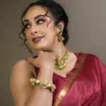 Pearle Maaney Instagram - 🥰🥰🥰 . For Pearle Maaney Show ❤️ Click @pearle_productions Makeup @aishwaryakarayilofficial Styling @asaniya_nazrin Draping @drapewithkp Jewellery @goodwillcollectionskerala