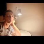 Pedro Alonso Instagram – Mañana empiezo a rodar #cómoamoaméxico #quelosespírituseanpropicios #ohmmmm 🔥🙏🏻 #papelorgánicoempapadoenté #tintachina #acrílico