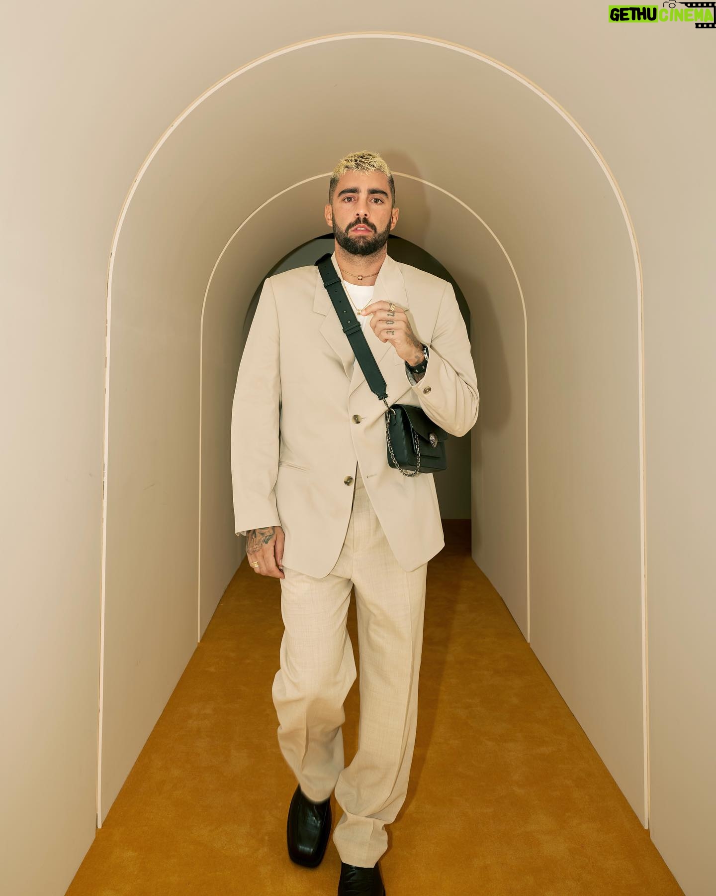 Pedro Scooby Instagram - @bulgari Family Foi uma honra ir a Korea ver de perto esse lindo projeto #BulgariStudio ao lado de tantas pessoas incríveis! ❤️