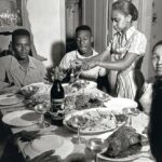 Pelé Instagram - No Brasil, hoje é Dia das Mães. Por isso, compartilhamos uma foto da Dona Celeste cuidando de sua família, em um jantar em casa, em que todos se reuniam em amor e paz. A Pelé Foundation deseja que hoje seja um dia de abraços, homenagens e declarações de amor para as mães, que são um alicerce fundamental para todos nós. Nós sabemos que Pelé só foi Pelé, porque existiu a Dona Celestinha! . In Brazil, today is Mother’s Day. Therefore, we share a photo of Dona Celeste taking care of her family, at a dinner at home, where everyone was together in love and peace. The Pelé Foundation wishes today to be a day of hugs, tributes and declarations of love for mothers, who are a fundamental foundation for all of us. We know that Pelé was only Pelé, because Dona Celestinha existed!