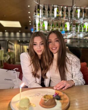 Pelin Uluksar Instagram - 👩🏻‍🤝‍👩🏼♥️🎂