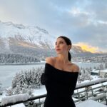 Pelin Uluksar Instagram - Cue the snowflakes, please. ☃️