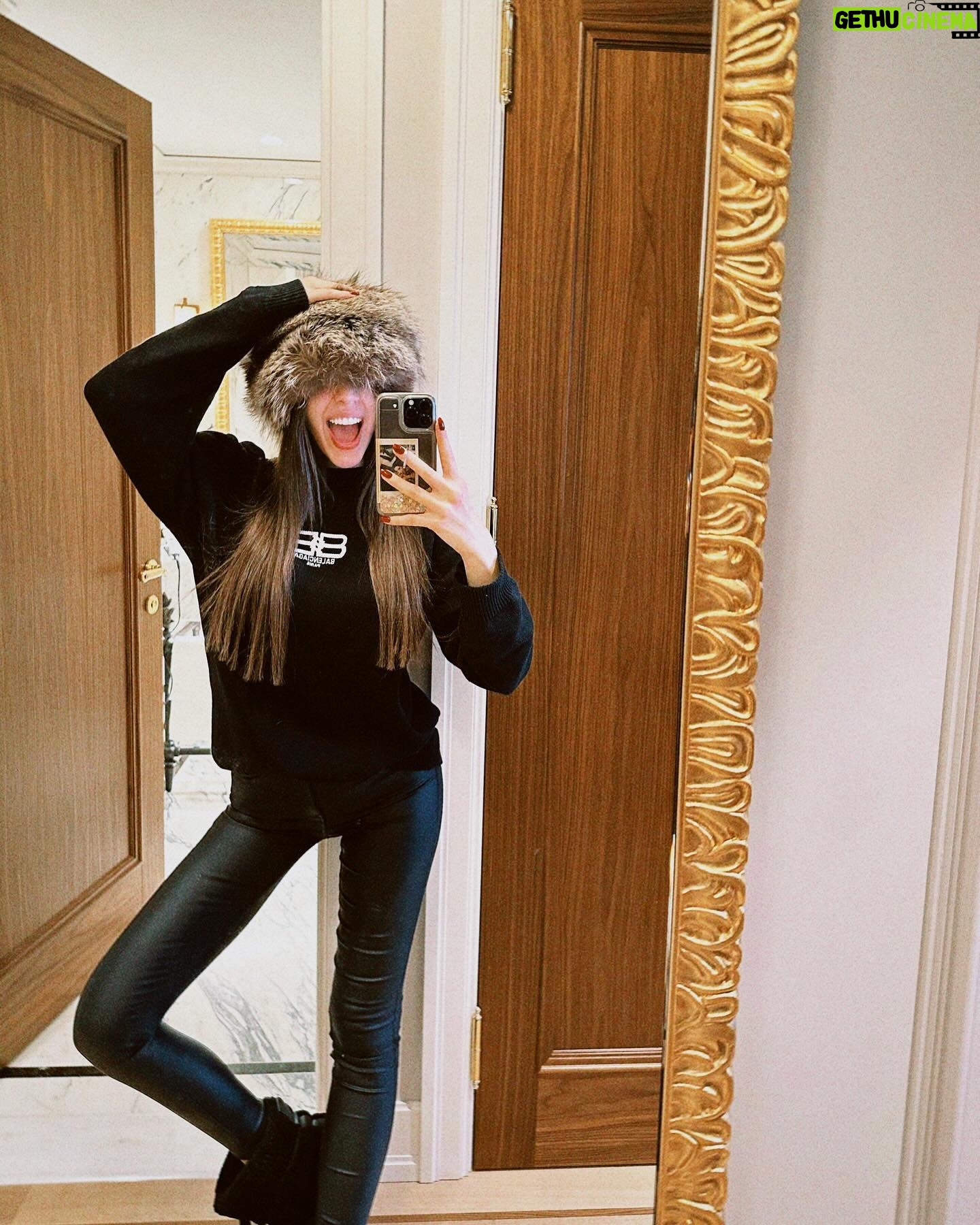 Pelin Uluksar Instagram - Puluksar dummpyy 🙃