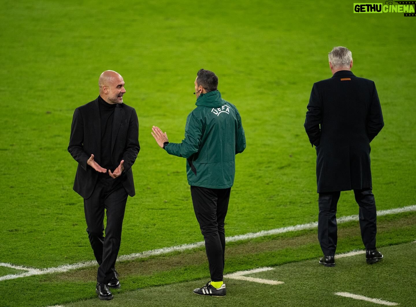 Pep Guardiola - 0.9 Million Likes - #championsleague quarter-finals 2nd leg
@mancity 1-1 @realmadrid (4-4 on aggregate, 3-4 pen.)
#ucl #mancity