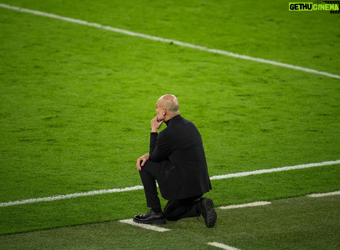 Pep Guardiola - 0.9 Million Likes - #championsleague quarter-finals 2nd leg
@mancity 1-1 @realmadrid (4-4 on aggregate, 3-4 pen.)
#ucl #mancity