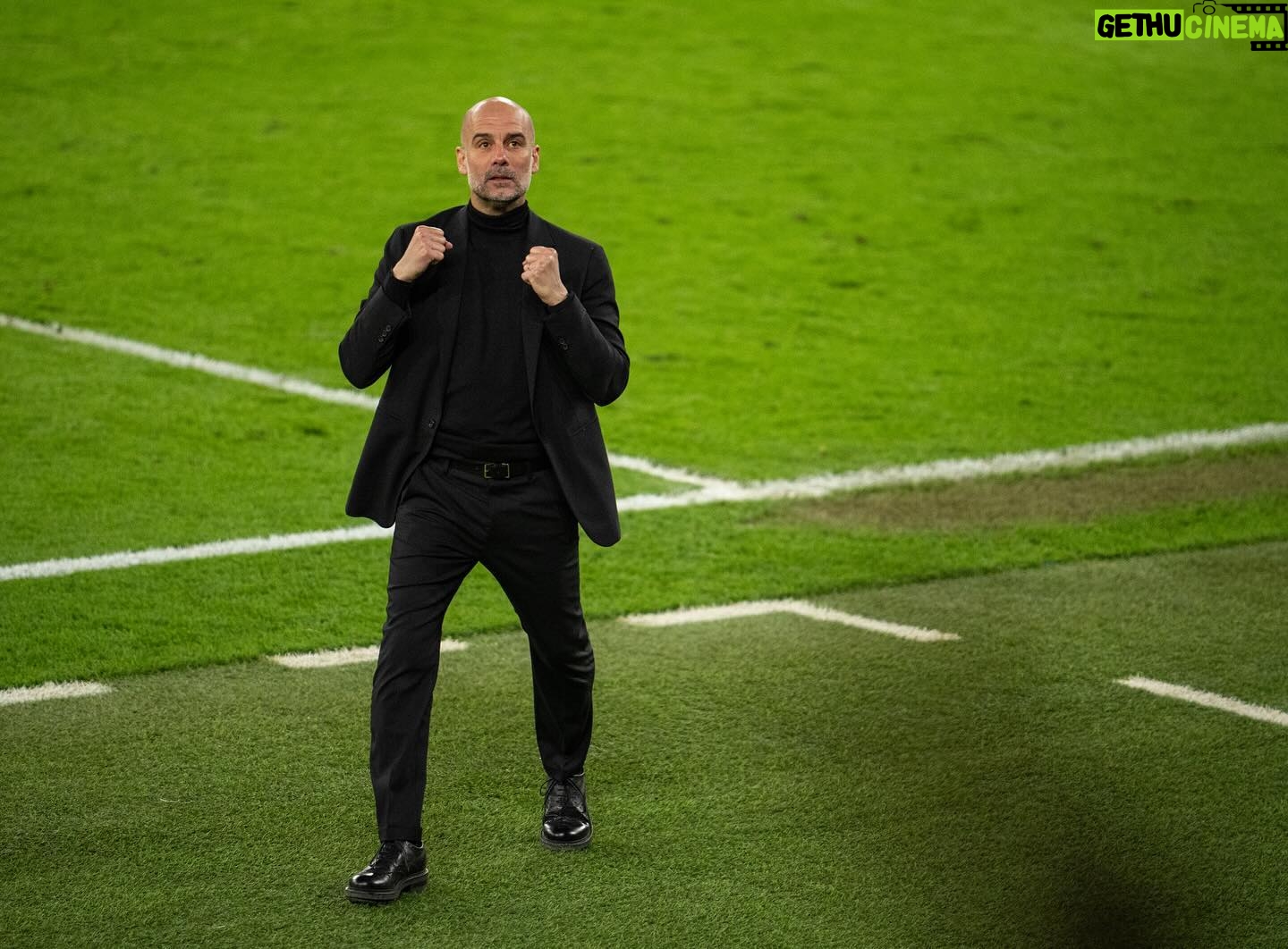 Pep Guardiola - 0.9 Million Likes - #championsleague quarter-finals 2nd leg
@mancity 1-1 @realmadrid (4-4 on aggregate, 3-4 pen.)
#ucl #mancity