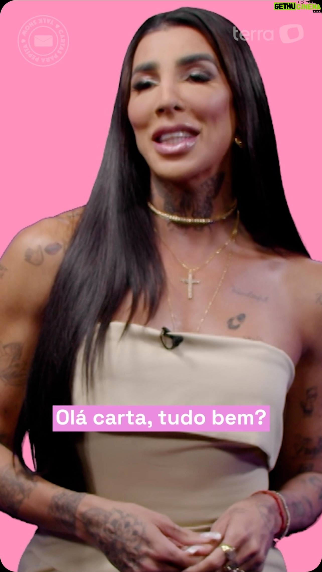 Pepita Instagram - Se tem história de família, tem história boa! Esse é o tema do #CartasParaPepita de hoje. Vamos lembrar que, independentemente das relações familiares, devemos prezar sempre pela nossa individualidade e respeito ao próximo! Fica a dica da madrinha! Assistam ao episódio completo no @terra_nos. 🩷