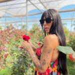 Pepita Instagram - A Serena está diferente né? Kk. Eu acho que todos os momentos você pode ser como a rosa mais linda do jardim, só não pode esquecer que apesar de suas pétalas serem aparentemente frágeis e delicadas você também tem espinhos e é muito mais forte do que pensa. Acredite em você sempre. ❤️❤️❤️✨