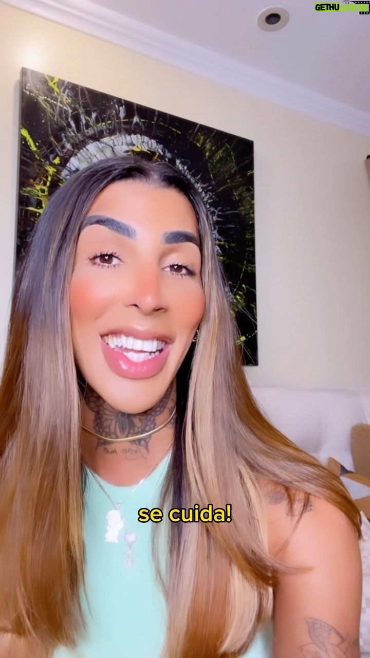 Pepita - 10.1K Likes - Enquanto você deixa o medo tomar conta, você continua aí parada no mesmo lugar… o tempo vai passando, as coisas ao seu redor vão mudando e você não sai do lugar. Está na hora de mandar esse medo pra bem longe e começar uma nova fase em sua vida. Eu acredito em você, um beijo e um cheiro ❤️✨