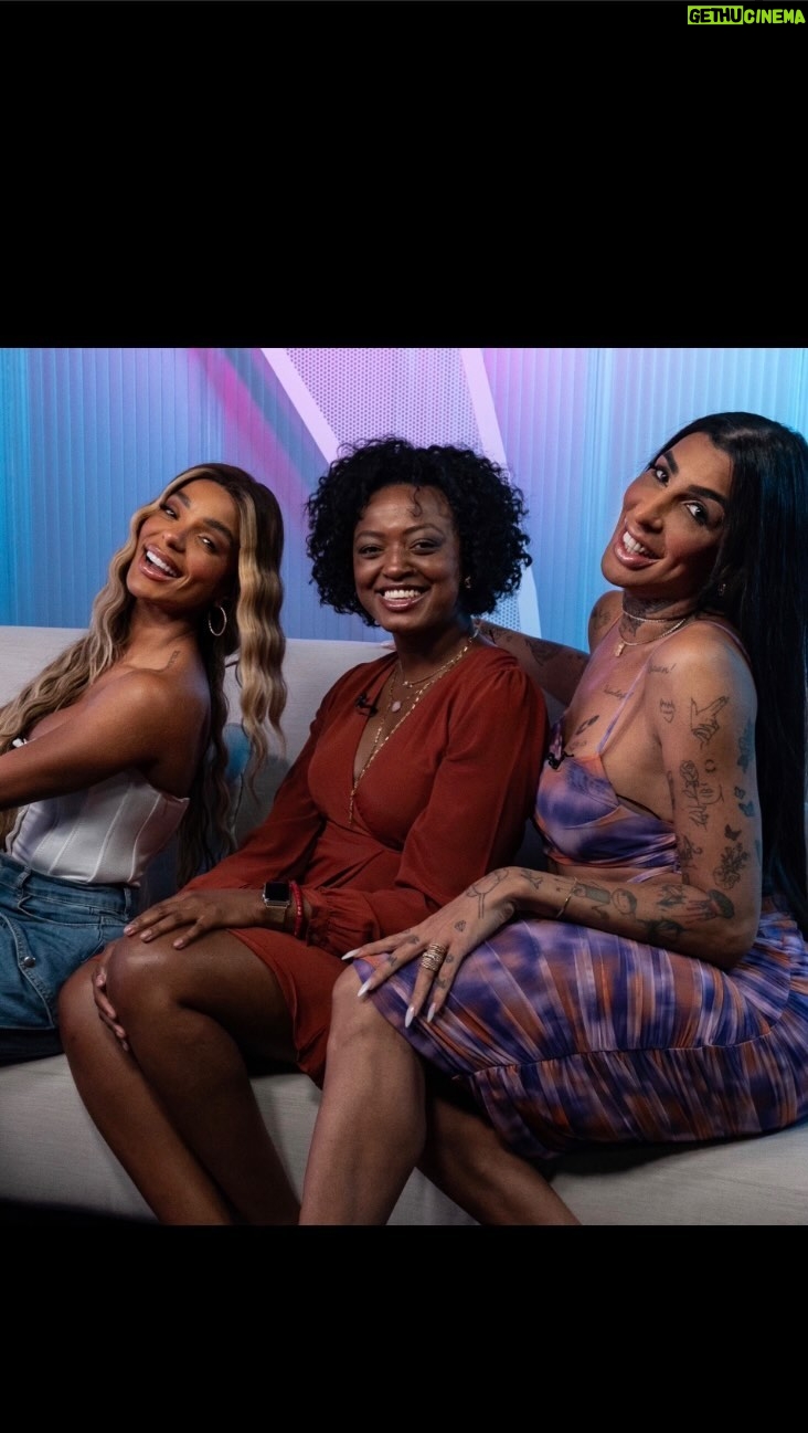 Pepita Instagram - Foi incrível receber essas duas mulheres maravilhosas no meu sofá. @brunnagoncalves e @alinetorressp foi um prazer compartilhar esse sonho com vocês. Toda minha admiração e confiança nas duas, nós ainda vamos conquistar e celebrar muitos sonhos ❤️ @terra_nos @terrabrasil