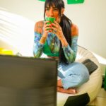Pepita Instagram – Eu amo o clima de copa, família reunida, aquele churrasco…GOOOOL! É gol do Brasil e das nossas meninas e mulheres, tem coisa mais gostosa de ouvir? É muito importante acompanhar a garra e o talento das nossas jogadoras, sabemos que não é fácil para nenhuma delas estar ali. Vocês sabiam que é a última copa da nossa estrela Marta? E que nesses mais de 20 anos de carreira ela continua lutando pela equidade de gênero? Então bora prestigiar a nossa craque e todo o time da nossa seleção, é só clicar no link dos stories pra assinar @Globoplay  Canais e acompanhar a #CopaDelas pelo @sportv ou pela TV Globo. *publicidade