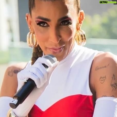 Pepita - 7K Likes - A energia da parada foi incrível! De uma coisa eu tenho certeza: eu viria nesse mundo de novo com uma TRAVESTI com muito orgulho 🏳️⚧️💗 #TBT #ParadaLGBT