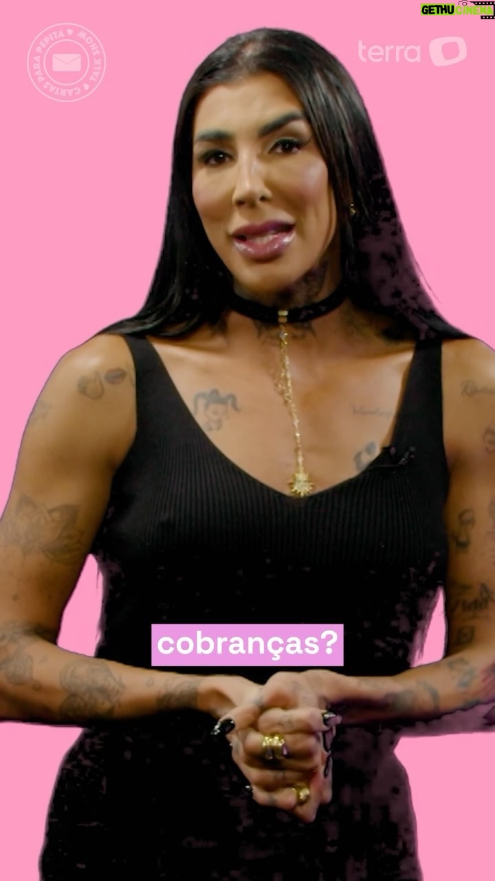 Pepita Instagram - Como é que você está lidando com a sua autocobrança? Esse é o tema do episódio de hoje do #CartasParaPepita! Quero ver vocês se libertando, respeitando os próprios limites e se orgulhando por aquilo que conseguem fazer 🩷 Assistam ao episódio no @terra_nos com @albertonigianne como minha convidada às 18h!