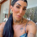 Pepita Instagram - Mais uma semana começando e minha reflexão pra hoje é: você tem sido quem você realmente é ou quem os outros querem que você seja? Eu acho que você precisa sempre lembrar que, antes de fazer os outros rirem, você precisa gargalhar também! Bom começo de semana, família, sejam vocês e sejam felizes. E não esqueçam: eu sempre vou acreditar em vocês! ❤️