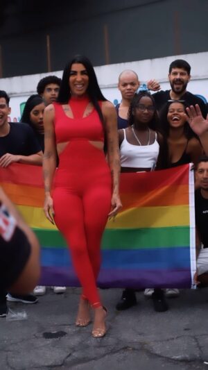 Pepita Instagram - Samba no pé e sorrisão no rosto para os ensaios da @unidos.desaolucas. Carnaval 2024 tá chegando e a dinda aqui vai servir… beleza e muito samba pra vocês. ❤️‍🔥❤️‍🔥❤️‍🔥