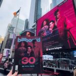 Pepita Instagram - Que honra e que emoção, família! A capa da @billboardbr que eu estrelei, ao lado da Mel e da Raquel, apareceu na Times Square. Minha felicidade não é pela visibilidade, mas por saber que a realização desse projeto foi uma oportunidade para muitas mulheres trans. Além de nós três estarmos na capa, a produção foi majoritariamente feita por pessoas trans e travestis. É sobre isso que eu sempre falo: precisamos dar voz, espaço e oportunidade para a comunidade. Assim, poderemos alcançar cada vez mais espaços, inclusive esse! Ninguém vai nos parar! 🏳️‍⚧️