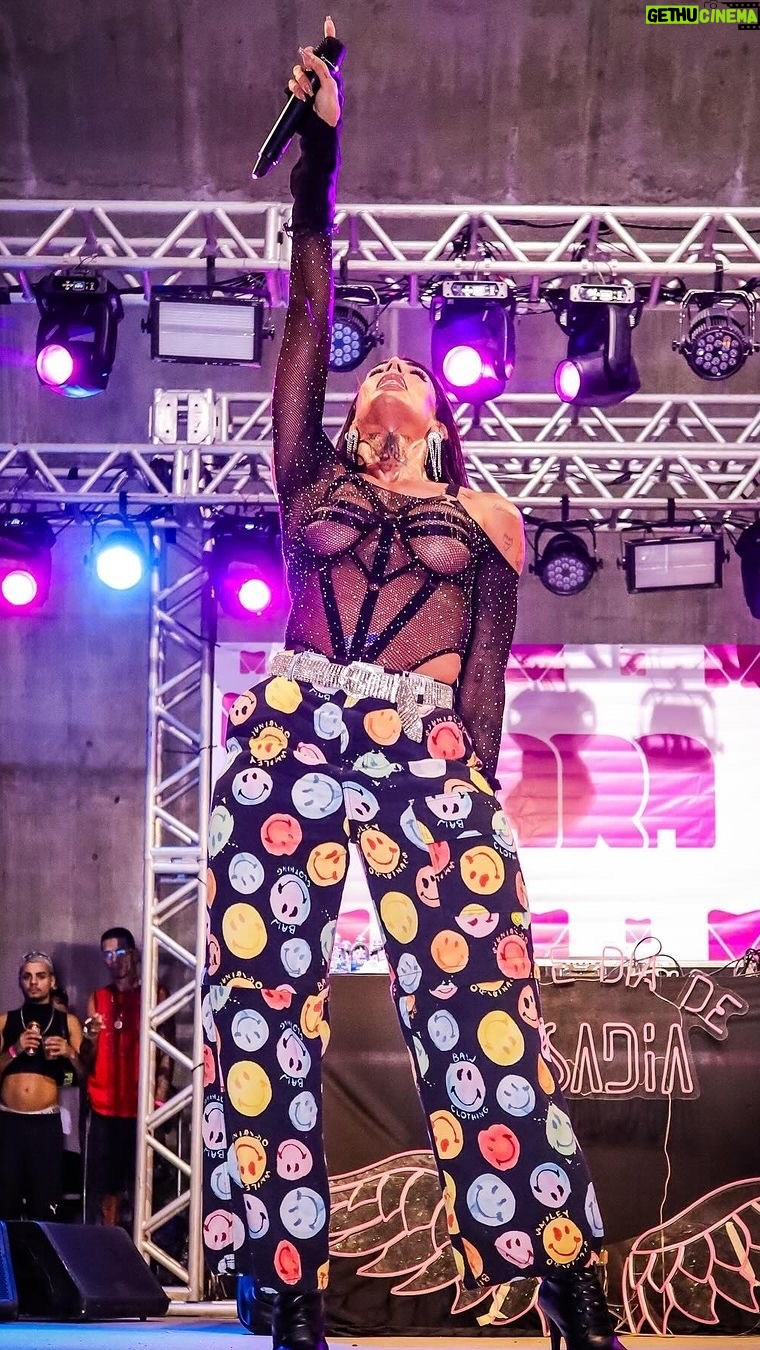 Pepita - 3 Likes - Ontem foi dia de show no meu amado Rio de Janeiro! Eita, que delícia! Obrigada @aiquemara e @parquemadureira_rio por me receberem tão bem. E vem novidade por aí! ❤️🔥
