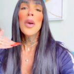Pepita Instagram – Você se preocupa demais, você se dedica demais, você se doa demais para pessoas que não estão nem aí para você. Para de se desgastar, aproveite esse tempo olhando mais pra você… só você é capaz de mudar essa história e eu acredito em você! Um beijo e um cheiro ❤️