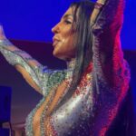 Pepita Instagram – Fevereiro foi um mês muito especial! Foi uma maratona intensa de Carnaval, com muitos ensaios e os tão esperados desfiles, além de shows em que eu pude me conectar com o meu público que tanto amo. Obrigada pelo apoio de vocês nesse mês que foi incrível! Que venha março ainda mais lindo e próspero! Tudo de bom pra nós, família! ❤️