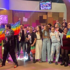 Pepita Instagram - Hoje foi dia de ENCONTRO com @manoelsoares, @patriciapoeta, @johnnyhooker, @michelleloretoap e você! Que encontro delicioso e cheio de aprendizados. Nesse dia tão importante: dia internacional do orgulho lgbtqiap  nossa luta é para que o respeito e as oportunidades sejam parte da nossa rotina 🏳️‍🌈🏳️‍⚧️ @tvglobo
