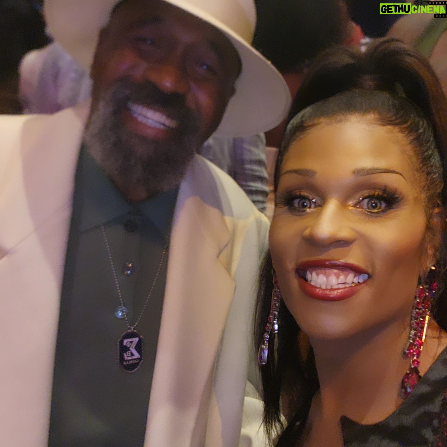 Peppermint Instagram - About last night. More selects from opening night of @thewizbway on the yellow brick carpet and from inside Oz Broadway Legends, Taste makers and hot dates! 💛💛💛 #thewiz #broadway