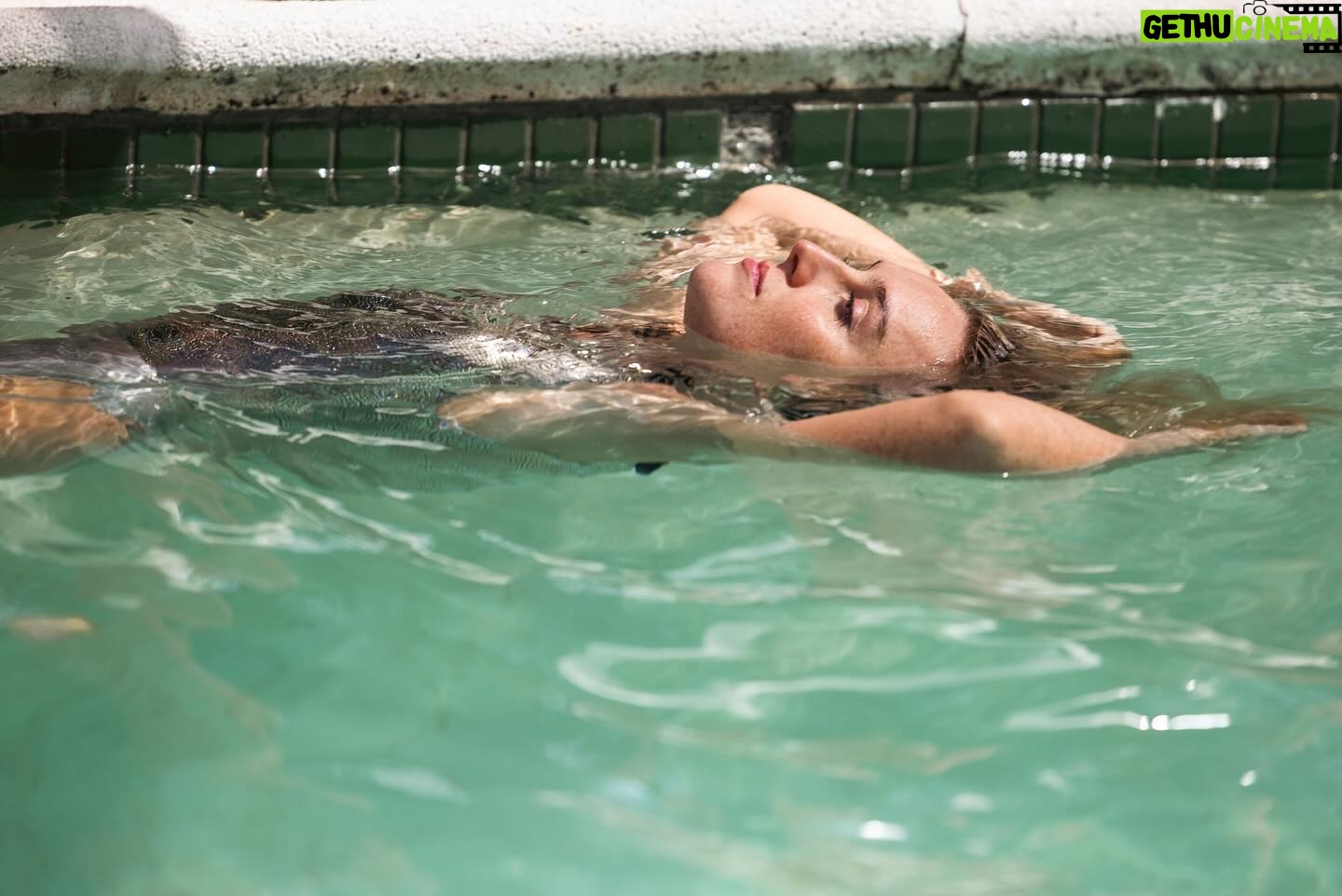Perrie Edwards Instagram - The love for the Forget About Us music video has been amazing, thank you thank you THANK YOU!