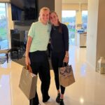 Petra Kvitová Instagram – Spending some quality time with my fellow birthday girl ❤️🎁 @belindabencic 

@bnpparibasopen