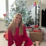 Petra Kvitová Instagram – Our family is wishing you warm season’s greetings from Fulnek – may your holidays be peaceful, healthy and full of love and laughter 🎄♥️