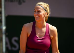 Petra Kvitová Instagram - There are many reasons to smile in Paris 🇫🇷😃

@rolandgarros