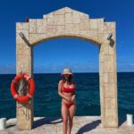 Peyton Elizabeth Lee Instagram - Me n my floppy hat