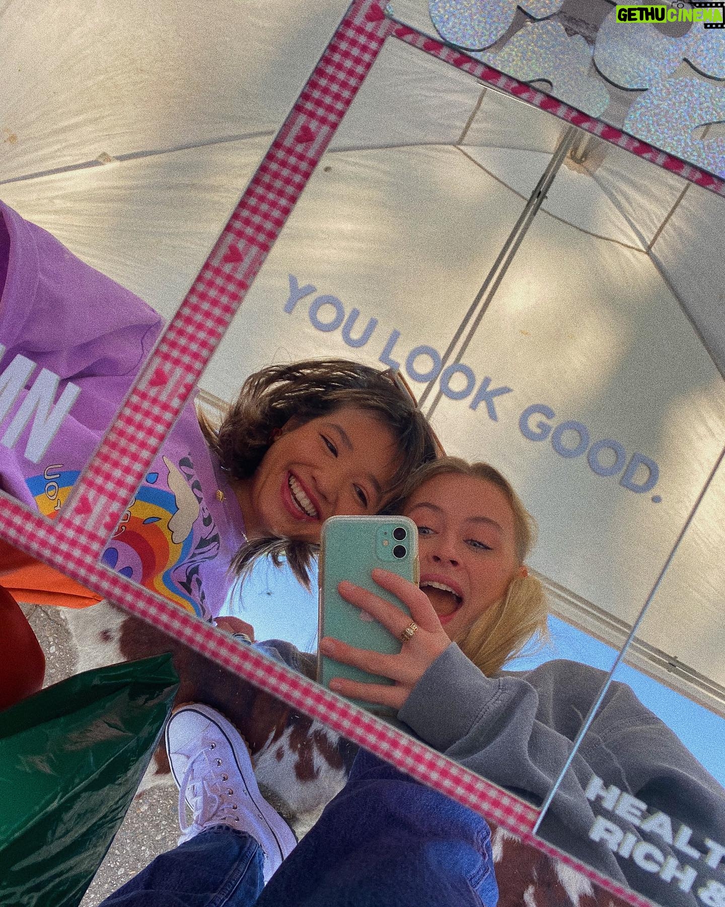 Peyton Elizabeth Lee Instagram - On a Sunday
