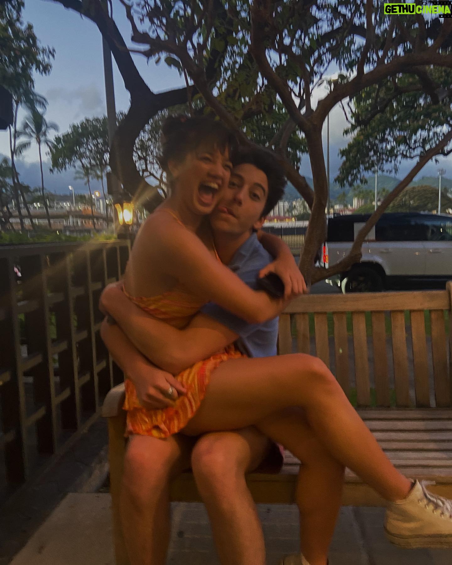 Peyton Elizabeth Lee Instagram - Postcard from HI
