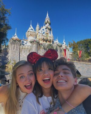 Peyton Elizabeth Lee Instagram - °o°