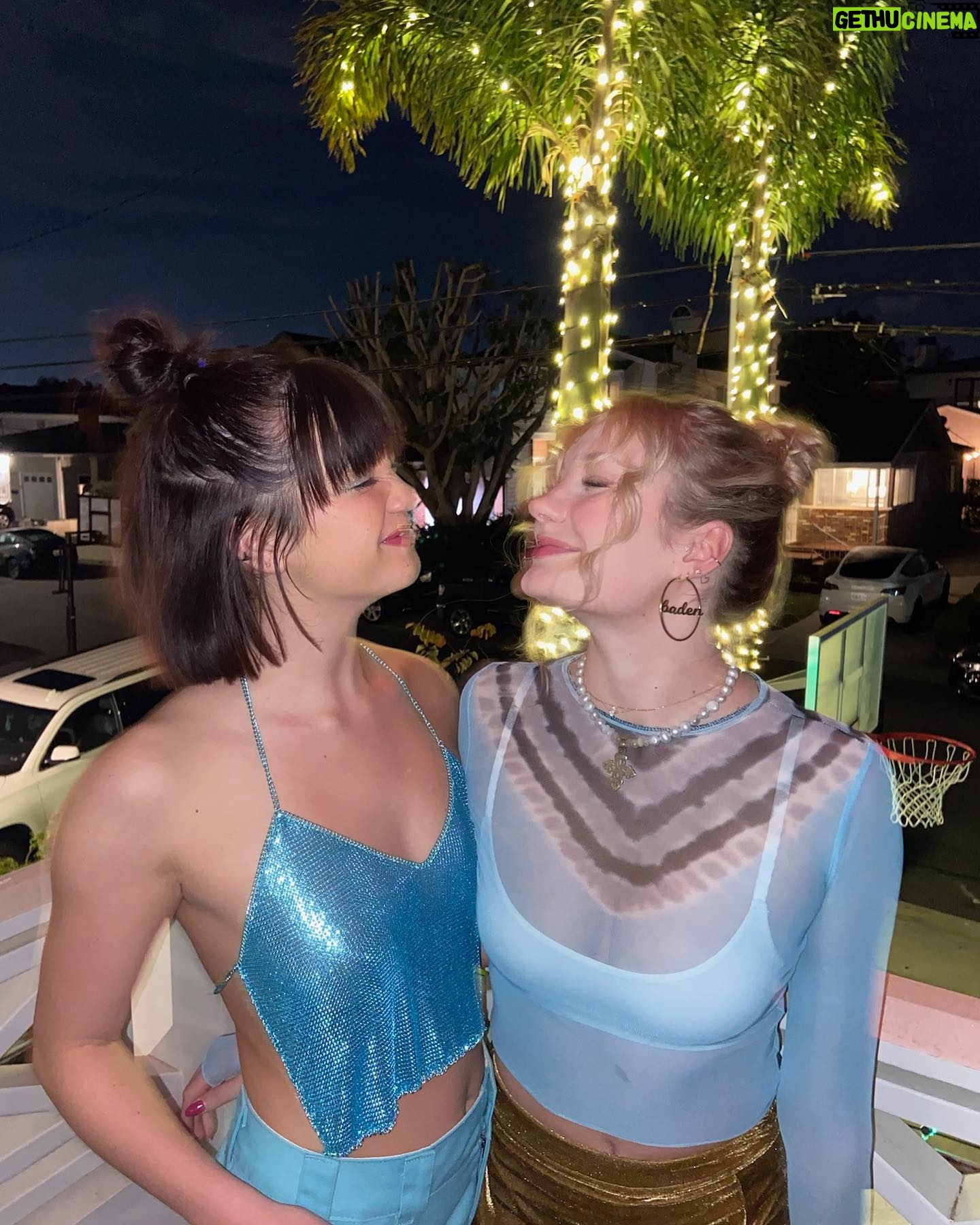 Peyton Elizabeth Lee Instagram - 👽