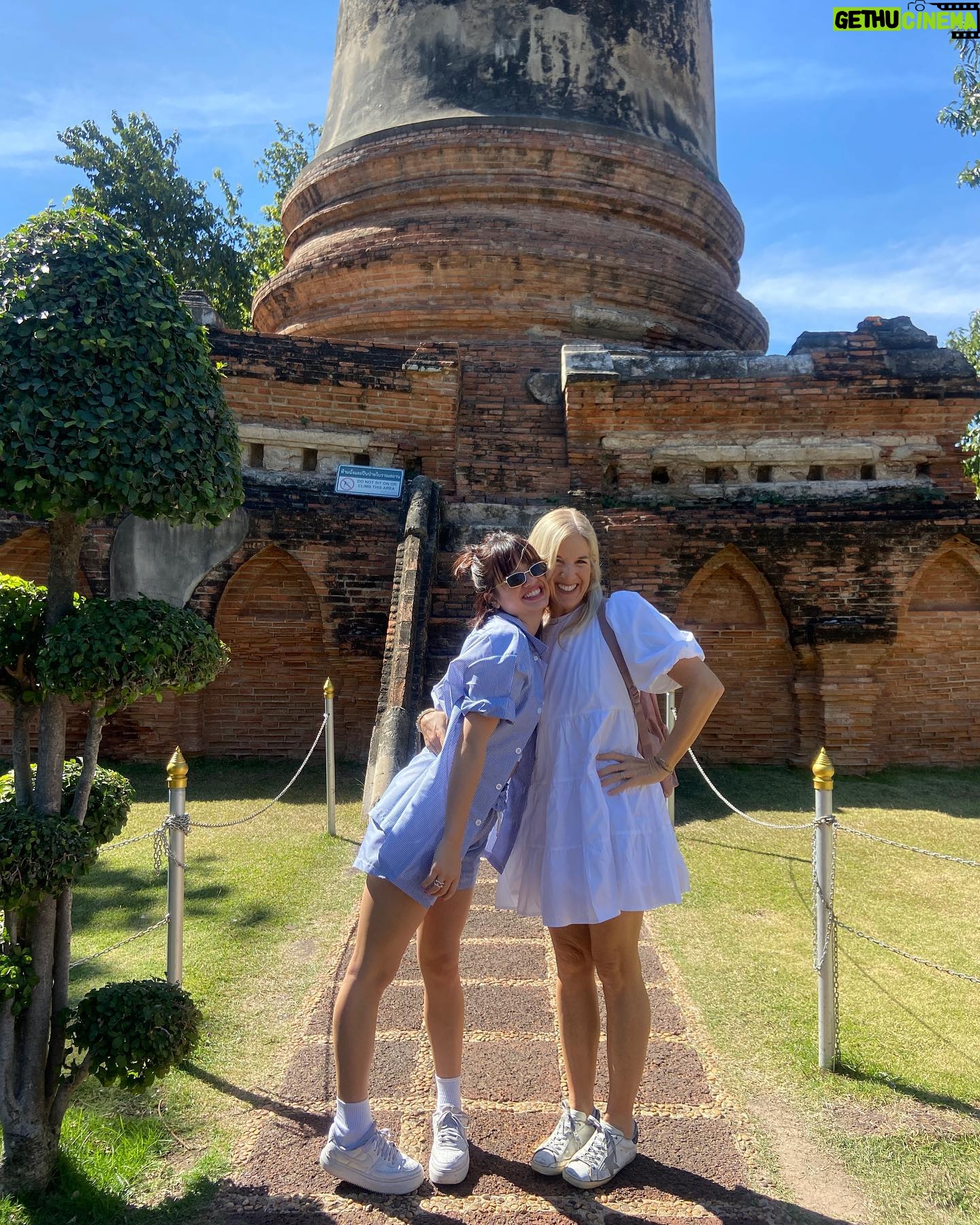 Peyton Elizabeth Lee Instagram - When in Bangkok…